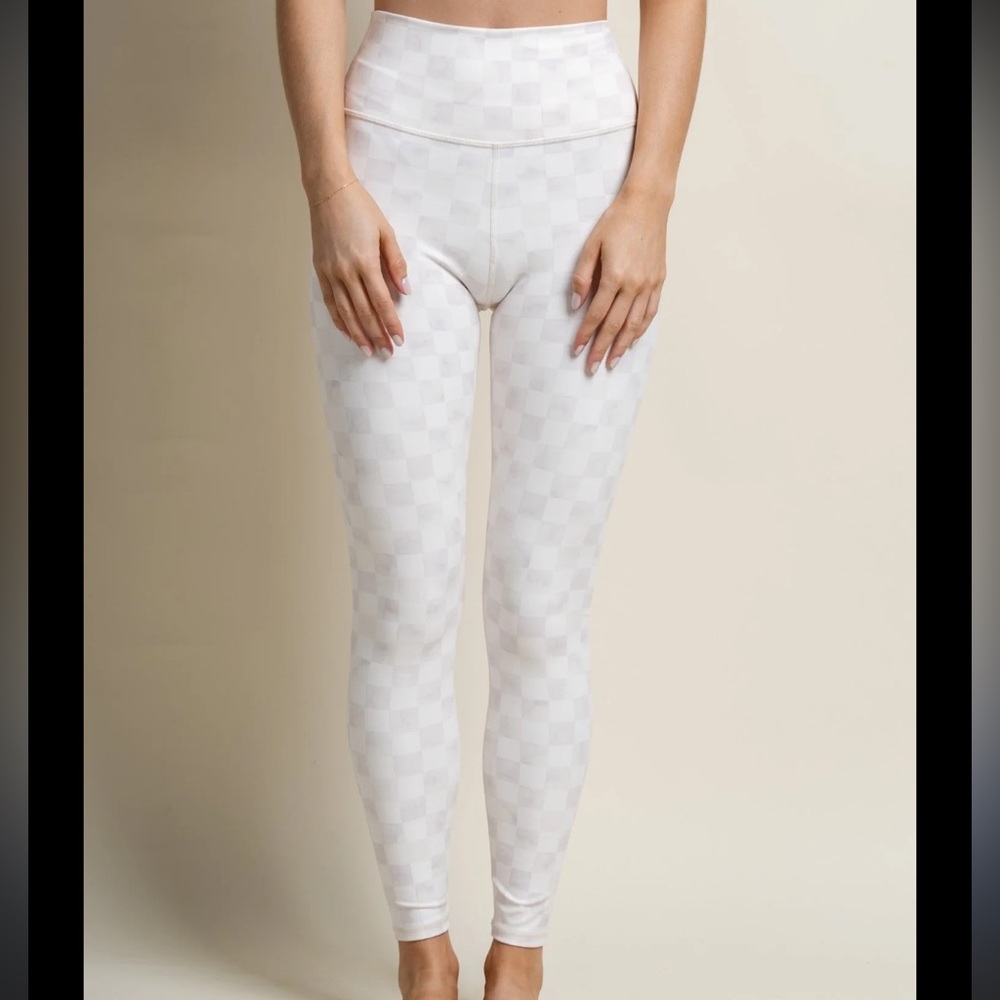 Cream checkered leggings